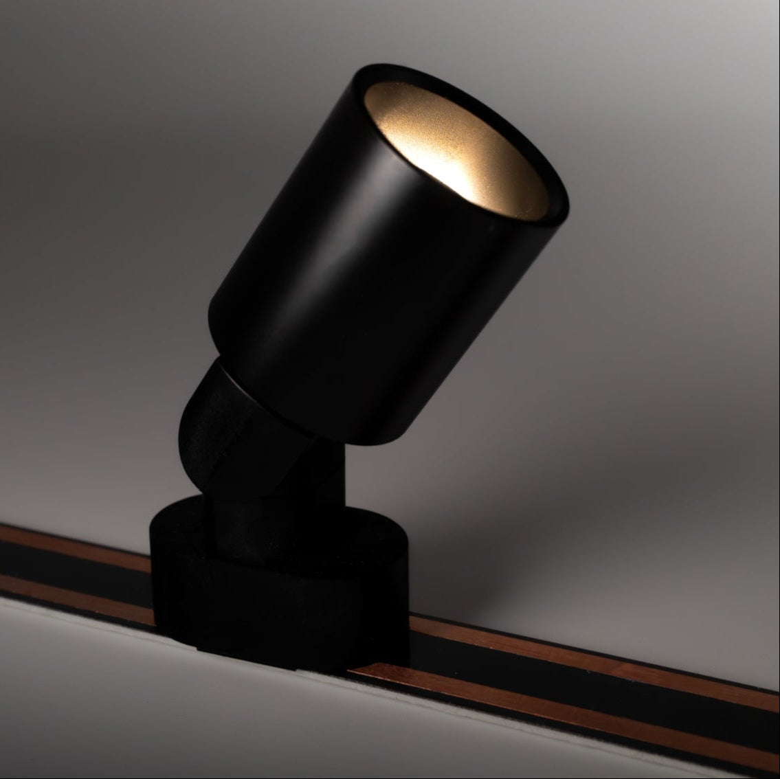 Spot Light Black