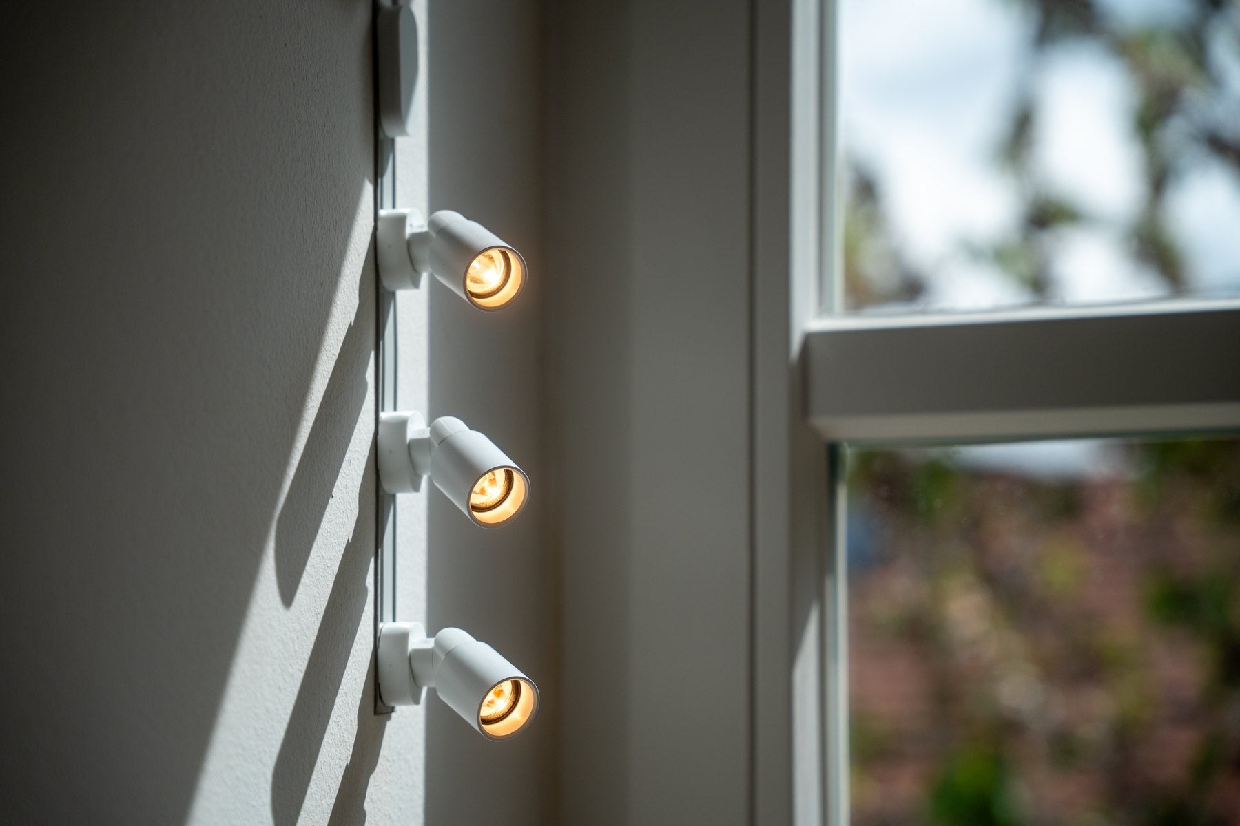 Light-IT Leuchten auf einer magnetischen Schiene
